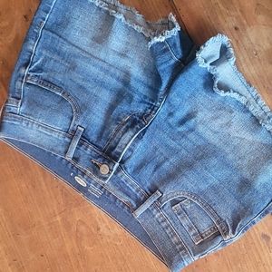 Old Navy Semi-Fitted stretch cut off shorts